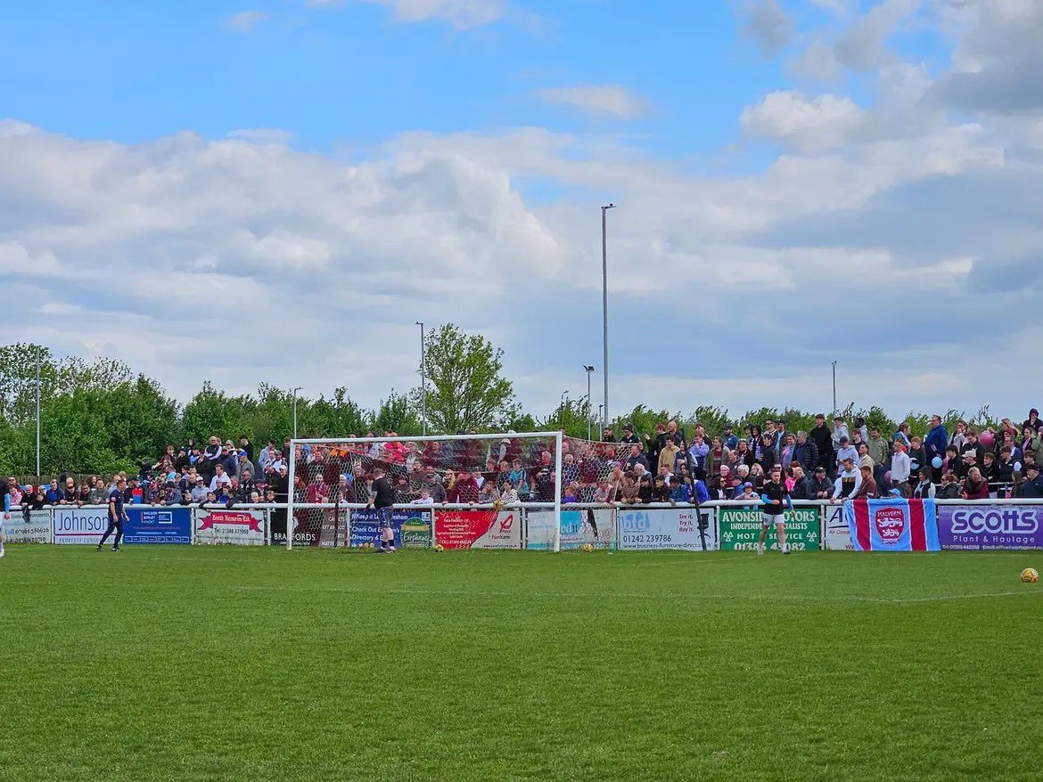 LewisPlatt_'s tweet image. Perspective is important at times like this. 

4th January ➡️ 5th May

Be proud of what we achieved. It hurts now but be positive about the fact that we got there. It wasn’t meant to be but it’s been one hell of a journey from one hell of a group 💜🩵