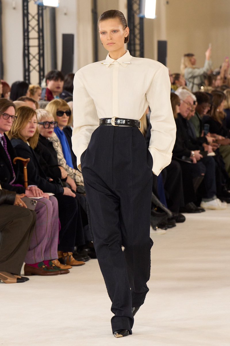My biggest disappointment of the night was Schiaparelli tbh, they could have done so amazing on the “Tailored for You” part but went with something so boring it was on the carpet twice…