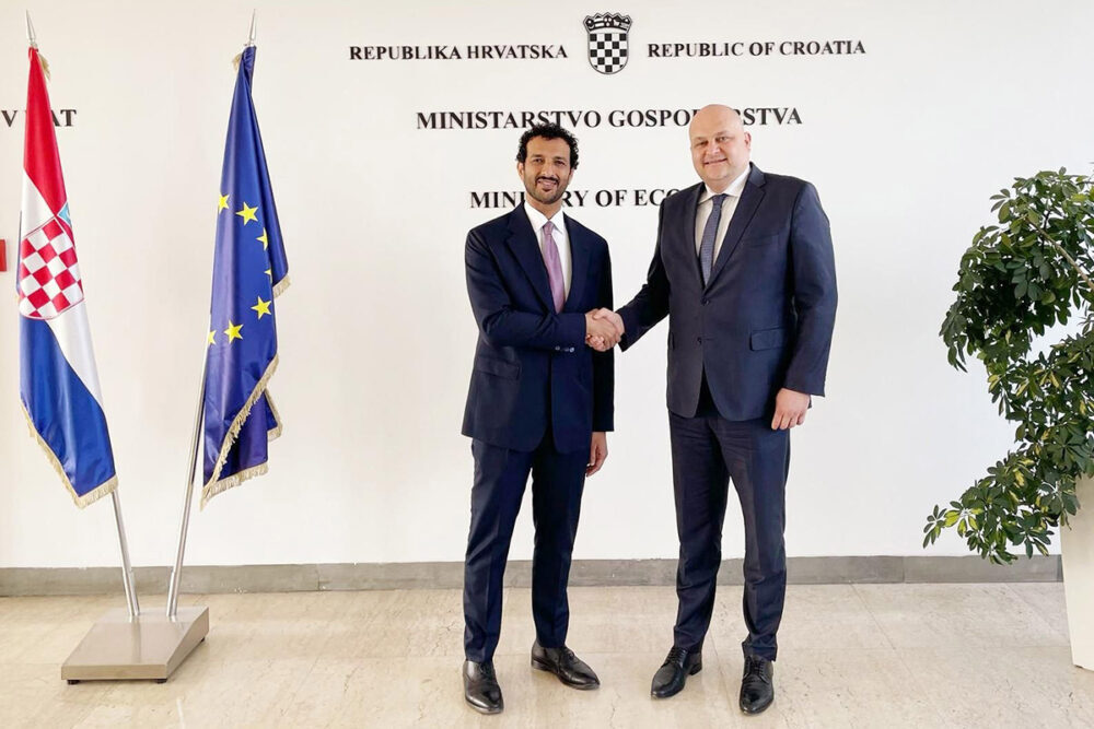 saeedomv's tweet photo. ๐ข UAE, Croatia explore economic partnership in tourism, tech sectors
๐ ุงูุชูุงุตูู:
https://t.co/FoU15Tv5U1
#UAEnews #BreakingNews #GulfUpdates #BusinessNews #TechNews #MiddleEast https://t.co/R5fxSOj36I