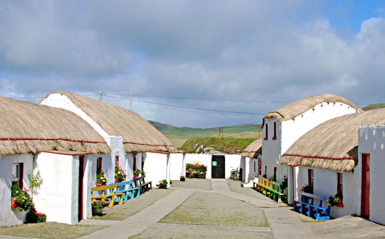 welovedonegal's tweet photo. The link to the OFFICIAL GoFundMe page for @doaghfamine is https://t.co/NavfEXESee
(Be careful of fake pages!).
They hope to get the Famine Village #Doagh Island #Inishowen #Donegal up and running again.
@highlandradio @GregHughes2 @OrrCaroline
#museums
#Ireland . https://t.co/NbxkuYQTOZ