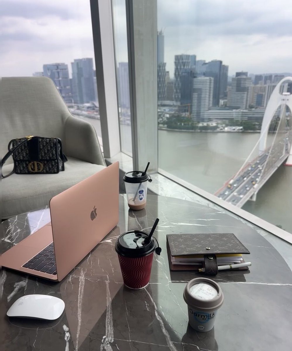 Li Lu🌸 tweet media