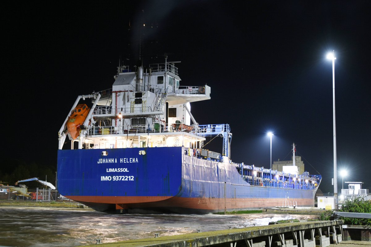 sharpnessmike's tweet image. Another 115 metre long ship arriving at Sharpness, this one JOHANNA HELENA slightly wider at 16 metres, she is seen arriving in the very early hours of May 5th from Newport to load scrap.