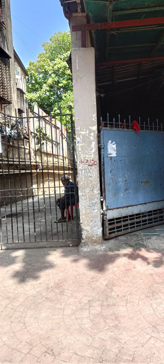 MACALMEWARD's tweet photo. When the public required wide roads and footpaths for walking, the DMC Zone-I, approving the proposal of encroachment under cover of beautification by CSR funds to upgrade self property/project. Please look into the matter. Further Central Agencies are pointed out and marked. https://t.co/Ff3xB1dDqF