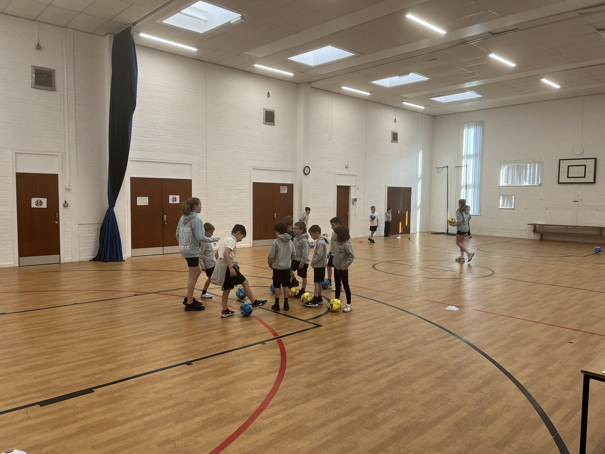 ⚽️Well done to <a href="/PrimaryGrange/">Grange Primary</a> P7 #Leaders this morning in starting their brand new P2 Wake-up-shake-up 8.20am #Football Club! <a href="/MonihighPE/">Monifieth High PE</a> <a href="/MonifiethHWB/">Monifieth High Health and Wellbeing</a> top quality coaches coming your way after the summer holidays!! #FeelYourPersonalBest <a href="/sportscotland/">sportscotland</a> <a href="/AngusCouncil/">Angus Council</a>