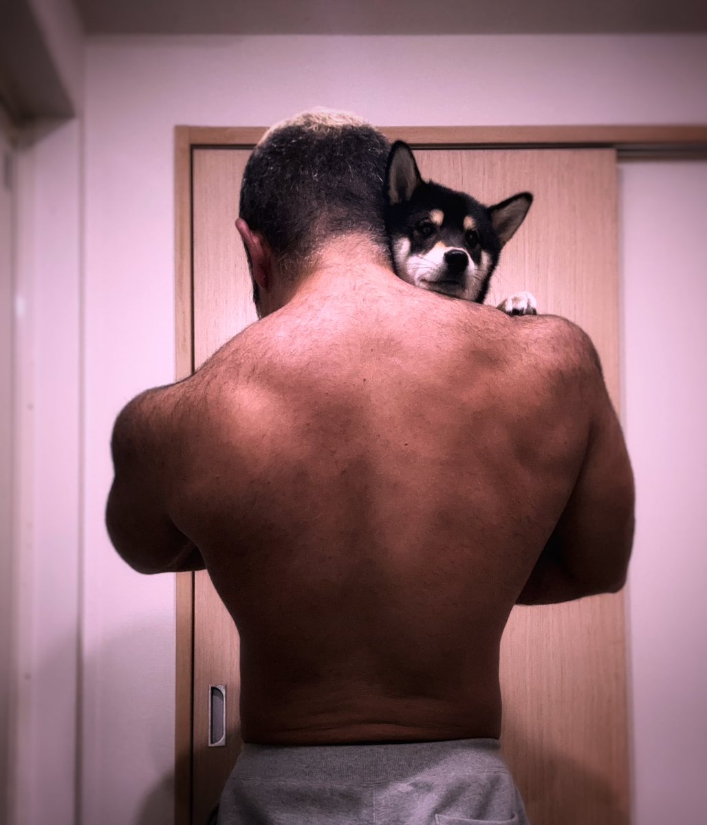 背中のマッサージでGWの遊び疲れを癒しませんかだワン🐺