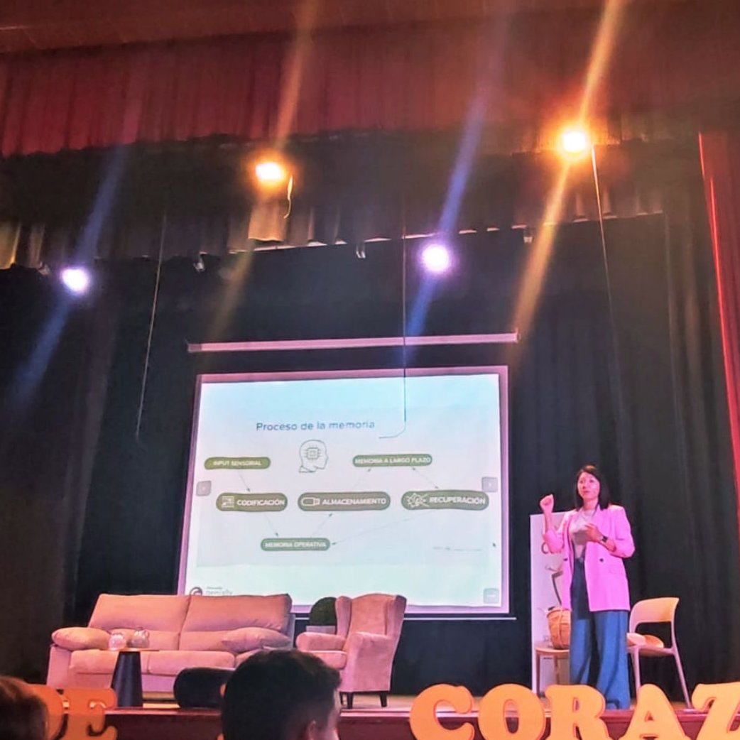 eimlearning tweet media