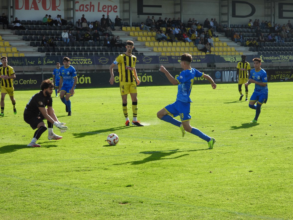 ⚽️Jornada 34ª en el #GrupoX de #TerceraFederación: 

#CoriaCF - <a href="/SanRoqueLepe/">CD San Roque de Lepe</a> 
🗓️Domingo, 11 de mayo
⏰12:00
🏟️Estadio Guadalquivir

¡Última jornada de liga y necesitamos la victoria!

Promoción especial: los socios podrán adquirir entradas para sus acompañantes por tan solo 1€.