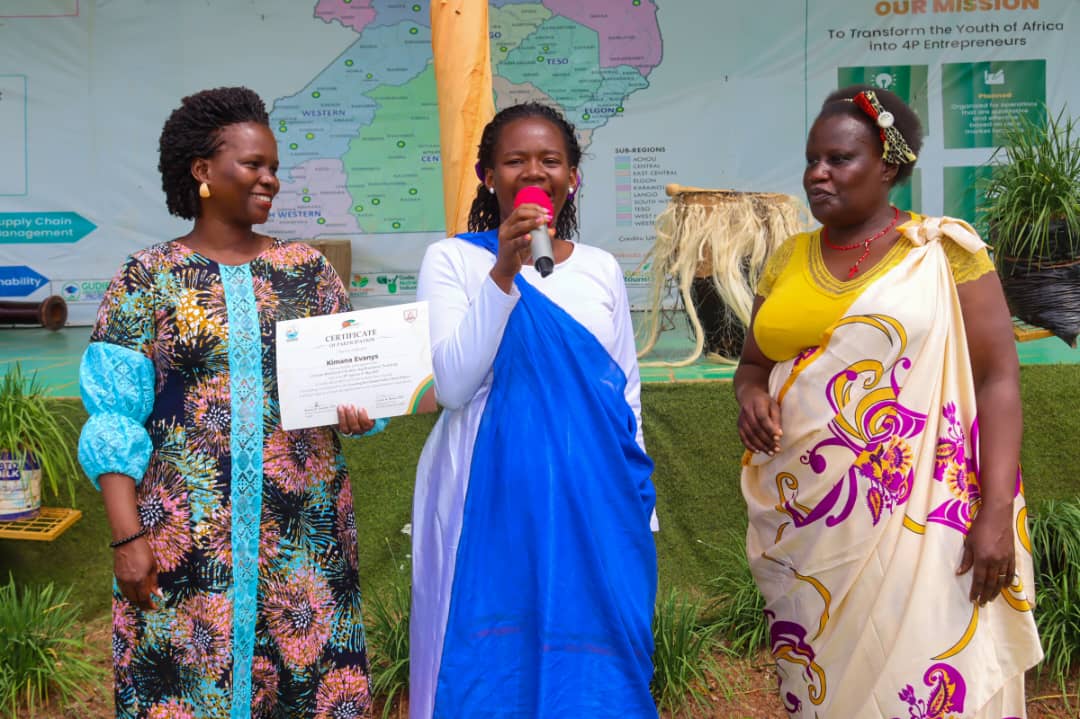 Barbara M Zawedde (@barbarazawedde) on Twitter photo #ClimateSmartChickenValueChain participants included #youth working in #Refugees camps in Northern Uganda, and #women #agribusiness entrepreneurs from Burundi <a href="/narouganda/">NARO Uganda</a> <a href="/SciforAfrica/">Science for Africa Foundation</a> #ClimateSmartChickenValueChain participants included #youth working in #Refugees camps in Northern Uganda, and #women #agribusiness entrepreneurs from Burundi <a href="/narouganda/">NARO Uganda</a> <a href="/SciforAfrica/">Science for Africa Foundation</a>