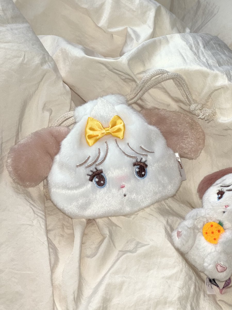 내 지비츠 귀엽지 내 파우치 귀엽지🍏⭐️💛🎀