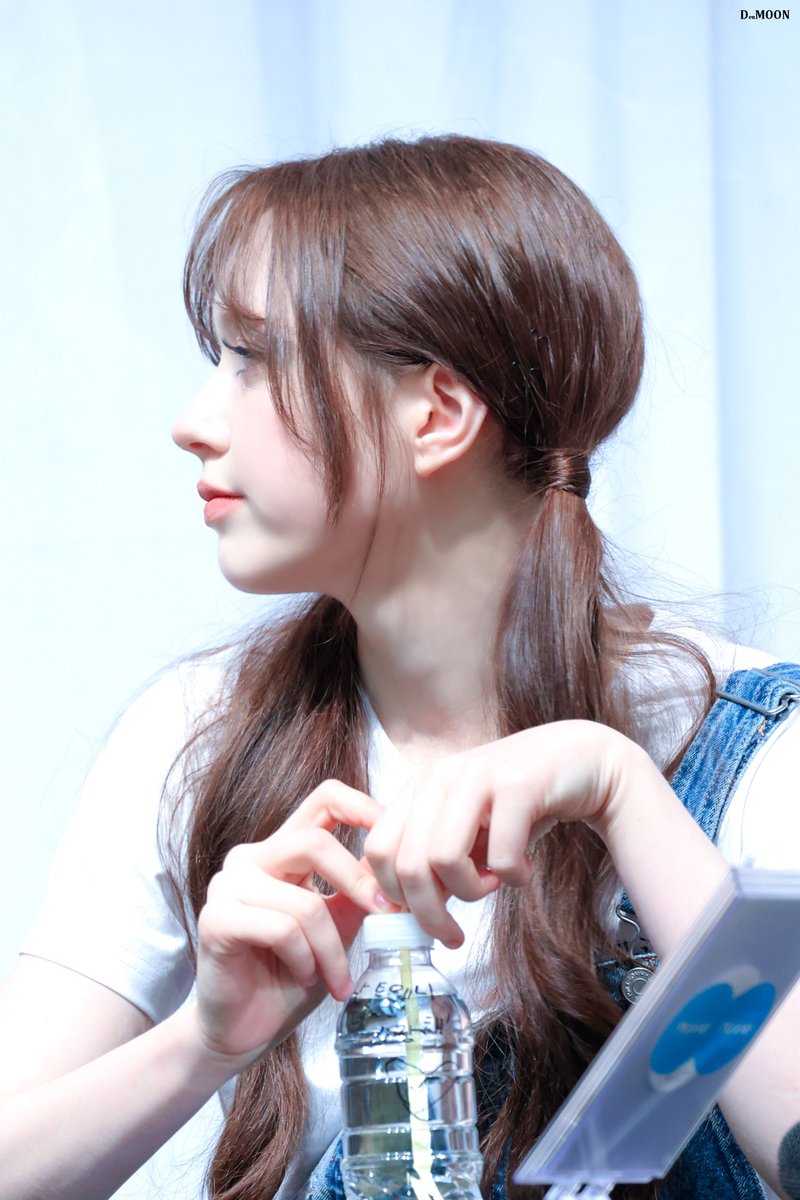 250503 muvve FAN SIGN 

#FIFTYFIFTY #CHANELLE #CHANELLEMOON #피프티피프티 #문샤넬