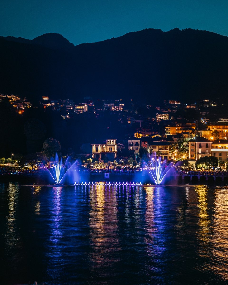 Dal 12 Luglio al 31 Agosto le acque del Lago Maggiore si illumineranno grazie alla seconda edizione di "Baveno e Feriolo d'Incanto".

From July 12 to August 31 Lake Maggiore will light up thanks to "Baveno and Feriolo of Enchantment."
Info: illagomaggiore.it/it_IT/57177,Ev…
#AmaLake