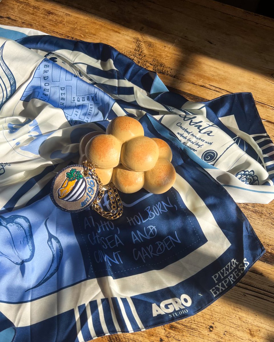 PizzaExpress's tweet image. 📣 RESTOCK ALERT 📣
You sold out our iconic Dough Ball bag in 48 hours so we've got a restock! 🤩
Want to get your hands on the Icon Bag? It's for sale exclusively via TikTok shop (vt.tiktok.com/ZGdPanfBG/?pag…) and is very limited so be quick!
P.S. TikTok shop only works on phone📱