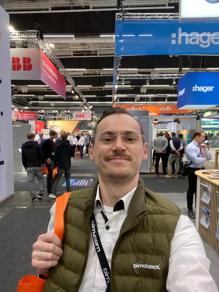 Come and say hi to us at ELFACK 2025 in Gothenburg! Our expert, Eduard Benzler, is attending the event at Svenska Mässan and would love to network and talk BIM. Reach out directly to Eduard or catch him walking the floors 🗣️