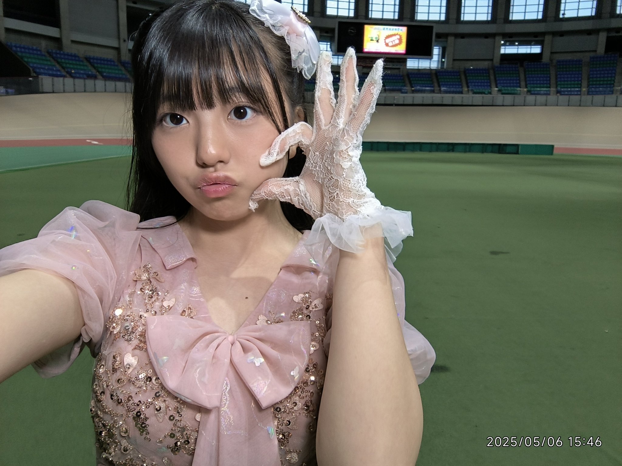 【希少】【レア】 HKT48 ピンバッジ 「 おでかけ !」（ 非売品 ）初期型 2025年8月度 個別生写真5枚セット Vol.1 猪島 莉玲亜 - HKT48