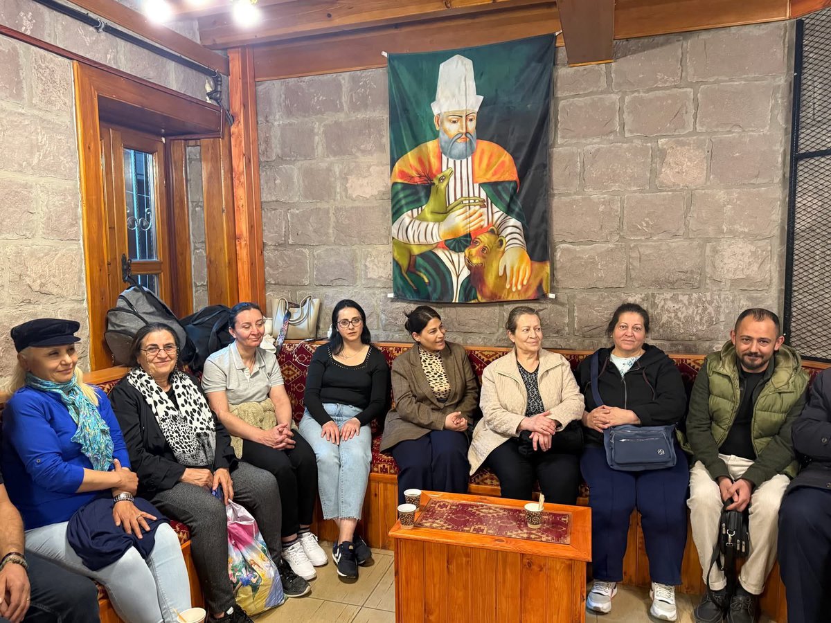 Tüm Alevi Bektaşi Derneği ve Ankara Cemevi Olarak Hıdırellez Muhabbet Cemimizi ve Dilek Ateşimizi Dede Şahin Kanber, Aşık Haydar Kemeç, Canların ve Misafirlerimizin Katılımlarıyla İle Gerçekleştirdik.

Lokmalarımızı Hak Kabul Etsin...

Aşk İle...

#İlminKapısı
#AnkaraCemevi
