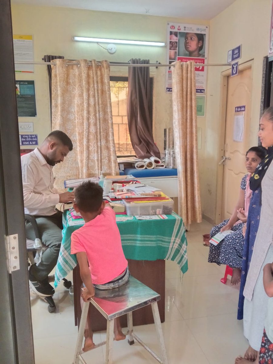 AAM_Valpor's tweet photo. #pmjaycard #process
#aamvalpor #villagers #free #healthfecility #government #iec
@CMOGuj @MoHFW_INDIA @PMOIndia @Bharuch_Health @ddobharuch
આરોગ્ય કર્મચારીઓ દ્વારા #PHC #KHARETHA ના #VALPORE ગામમાં #PMJAYCARD કાઢવાની તજવીજ હાથ ધરાઇ હતી.. https://t.co/jjxLqumsOm