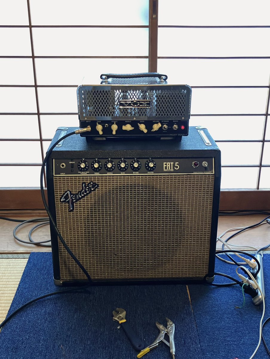 442ken's tweet image. 早起きし我家の財務省から断捨離の勧告受けて禁断の押入れ御開帳の儀‼️ギターアンプ6台😅なかでもブギーのヘッドはGroundNutsデビュー決まり鬼のローンで買った我青春の宝物💎ほぼこれで鳴らしてたからな…これはやっぱ手放せない…しかしインテリアにするには鬼の様に重い🏋️‍♂️(笑)
#mesaboogie