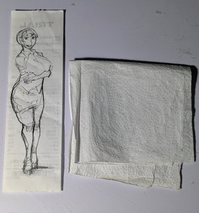 今回アナログ原稿(鉛筆描き)で
気づいたのですが
いつも紙、もしくはティッシュを
原稿が汚れない様に手に引いていた
のですがキッチンペーパーを引くと
接地性が良く適度な柔らかさもあり
私は使い良かったので
おすすめなのですが
あくまで個人の感想です。
50半ばでようやく知りました。😅 