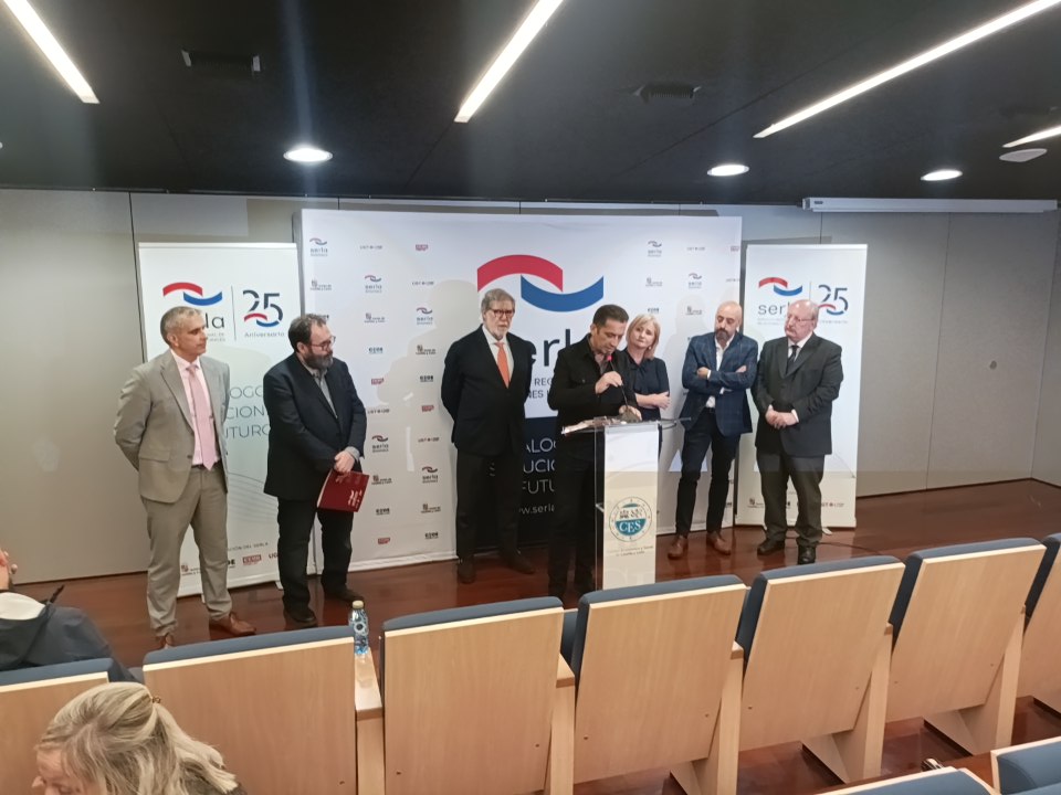 CCOOCyL's tweet photo. El Secretario General de CCOO CyL, @VicenteAndresGr en el 25 aniversario del #SERLA :
✅ El importante papel del SERLA se ha restituido tras ser prácticamente destruido por la extrema derecha.
✅ El SERLA está en pie pero ahora hay que extenderlo a todas las provincias de #CyL.
✅ El SERLA debe tener financiación estable para que no vuelva a ser elemento de presión.