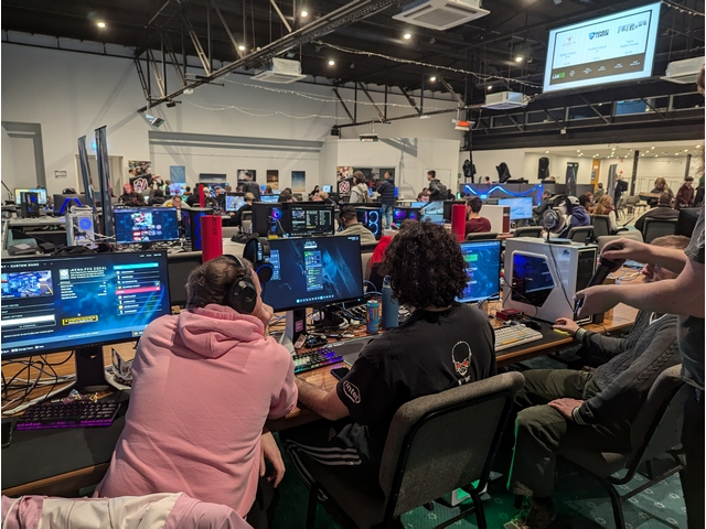 Competing in 2 months Lan Event in Melbourne 🔜✈️

Games I'll be playing all day long that's featured &amp; only duo's

CSGO, Quake 3, black ops 6, Halo, Fortnite &amp; Valorant not confirmed yet from the lan but hopefully is 🤞

Renting a PC at the Event also

Duo Partner Black Ice
