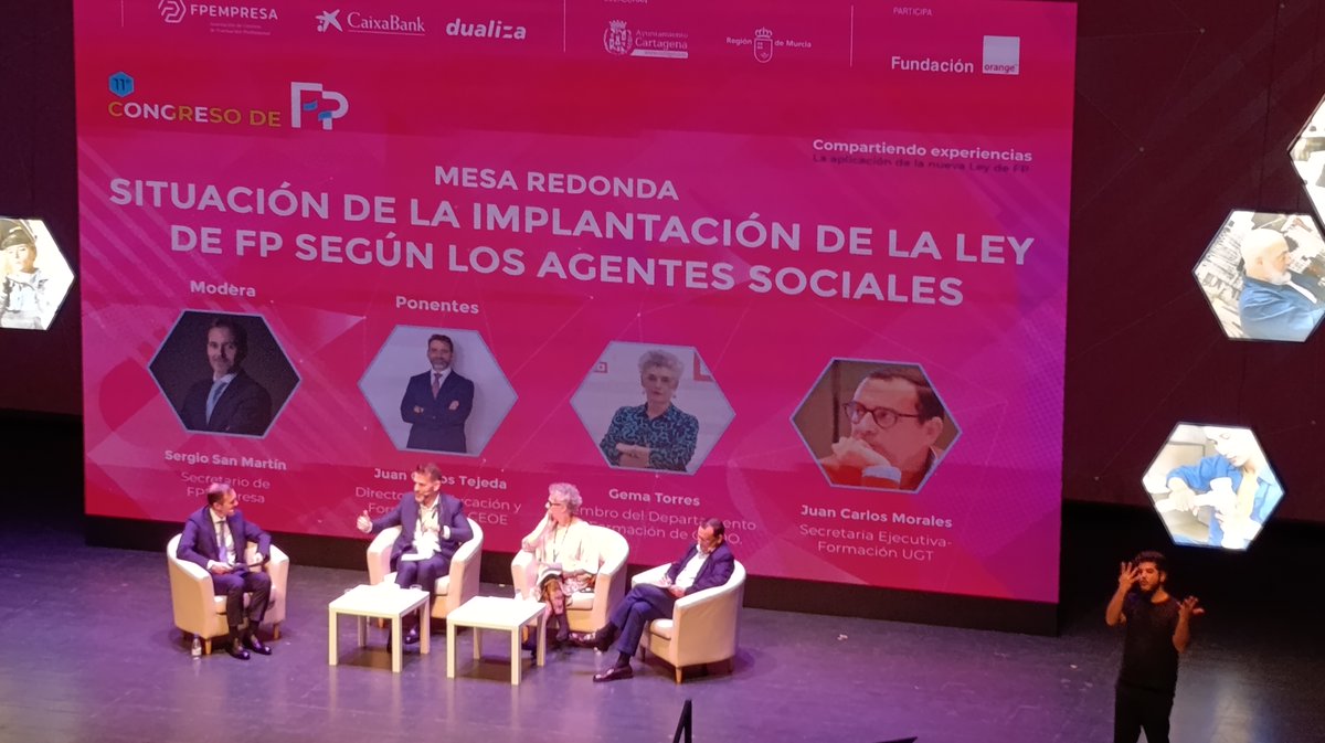 IesCapDeLlevant's tweet photo. L’IES Cap de Llevant ha participat de nou en el Congrés organitzat per l’Associació FPEmpresa.
Aquest ha estat ja l’11è Congrés, que s’ha celebrat a l’Auditori El Batel de la ciutat de Cartagena. En representació del centre han assistit el director  i el cap d’estudis d’FP. https://t.co/yTfeAEE8E4