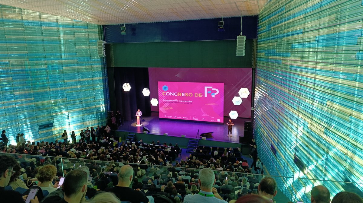 IesCapDeLlevant's tweet photo. L’IES Cap de Llevant ha participat de nou en el Congrés organitzat per l’Associació FPEmpresa.
Aquest ha estat ja l’11è Congrés, que s’ha celebrat a l’Auditori El Batel de la ciutat de Cartagena. En representació del centre han assistit el director  i el cap d’estudis d’FP. https://t.co/yTfeAEE8E4