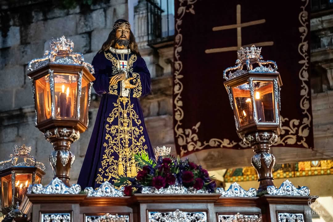 ¿Quién no ha sentido que le hablabas sólo con mirarle?

📸 <a href="/ayto_merida/">Ayuntamiento de Mérida</a>