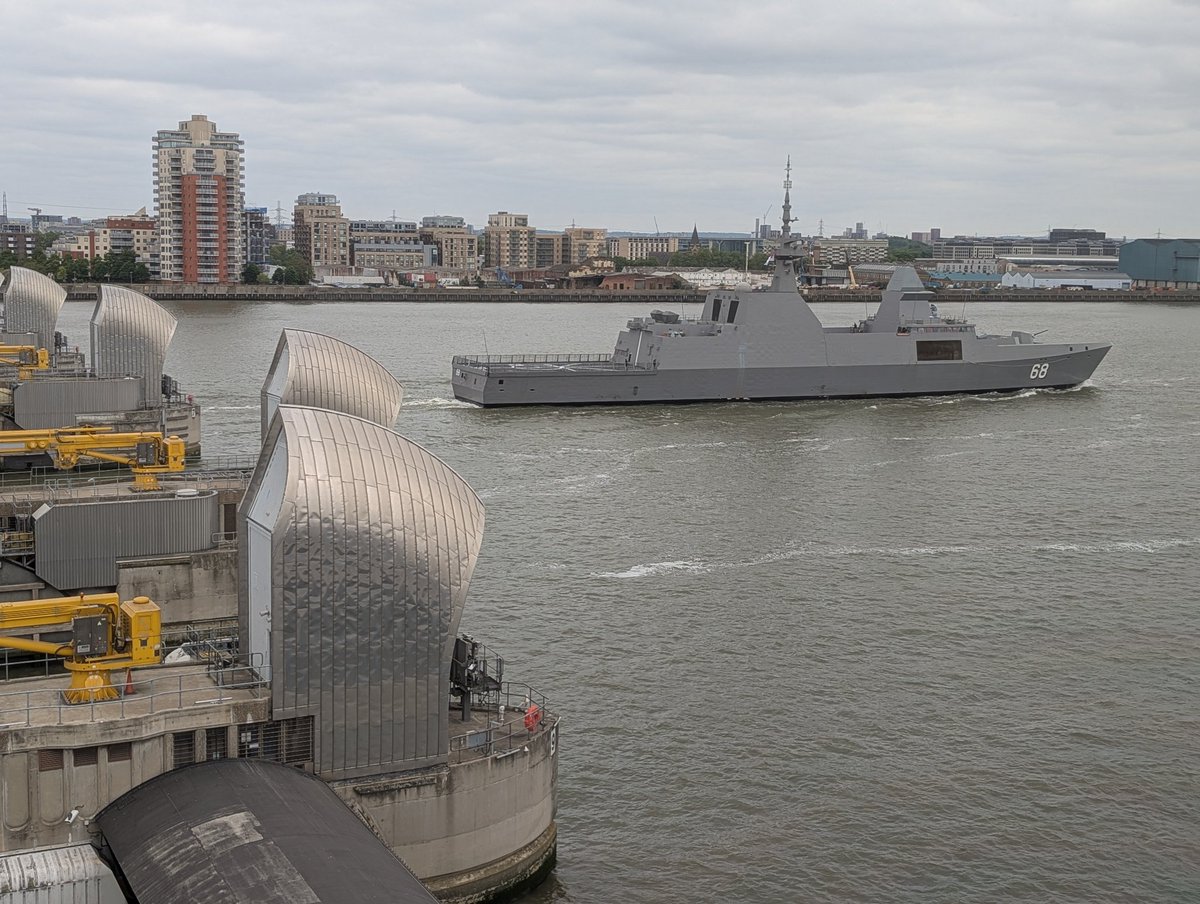 One on, one out

With the likelihood of an unplanned TB closure lower in the summer months, traffic on the #Thames gets a little bigger

Purus Chinook heading to central #London for naming ceremony

Singapore Navy frigate RSS Formidable leaving after a few days at West India Dock
