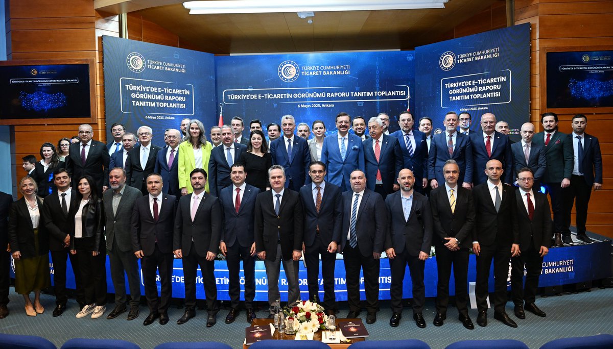 Rifat Hisarcıklıoğlu (@rhisarciklioglu) on Twitter photo Ticaret Bakanımız Sayın <a href="/omerbolatTR/">Prof. Dr. Ömer Bolat</a> ve e - ticaret sektörünün paydaşlarının katılımıyla "Türkiye’de 2024 Yılı E-Ticaretin Görünümü Raporu" tanıtım toplantısına katıldık.
Ülkemizde e-ticaret hacmi bir önceki yıla göre yüzde 61,7 oranında artarak 3 trilyon Türk Lirası’nı aştı. Ticaret Bakanımız Sayın <a href="/omerbolatTR/">Prof. Dr. Ömer Bolat</a> ve e - ticaret sektörünün paydaşlarının katılımıyla "Türkiye’de 2024 Yılı E-Ticaretin Görünümü Raporu" tanıtım toplantısına katıldık.
Ülkemizde e-ticaret hacmi bir önceki yıla göre yüzde 61,7 oranında artarak 3 trilyon Türk Lirası’nı aştı.