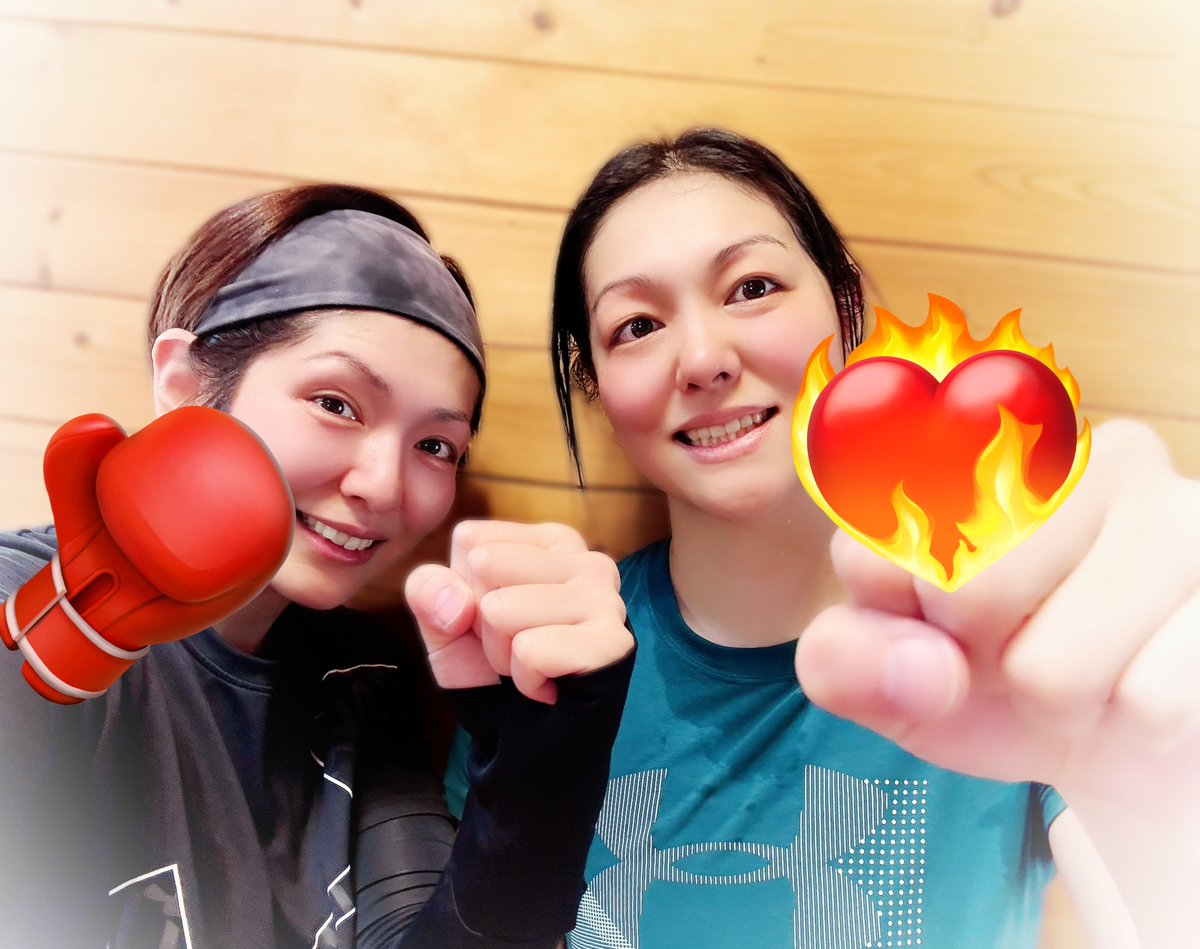 昨日の井上尚弥様の試合に触発され、久しぶりに姉妹でボクシングをしました🥊
いい汗かけました🙌
筋肉痛…の予感…🦌