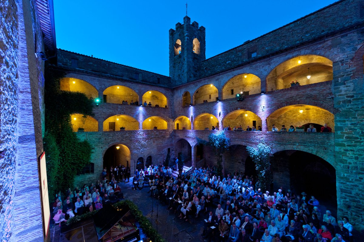 Are you looking for something unique to do this summer? Come to #Umbria for week-long Trasimeno Music Festival in #Perugia #Magione. You won't regret it! June 26-July 2. Single ticket sales now online. Just get yourself there &amp; we do the rest! trasimenomusicfestival.com