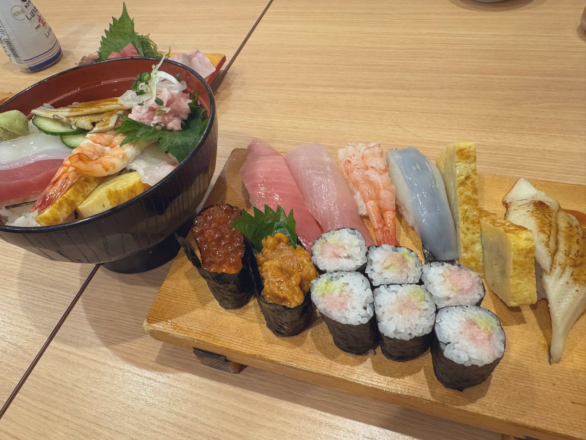runner_syoui's tweet photo. 監督にお寿司をご馳走していただいた。
美味じゃな。 https://t.co/nHkVAvRYan