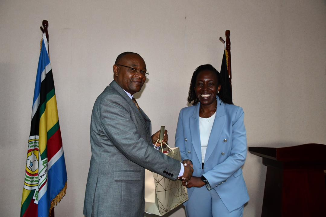 raphaelMagyezi's tweet image. Earlier today, I met U.S. Ambassador William Popp and outgoing USAID/Uganda Director Daniele Nyirandutiye to reflect on our shared progress and chart future cooperation.

We reviewed successes of the USAID funded NUDEIL program  a testament to what partnership can achieve in…