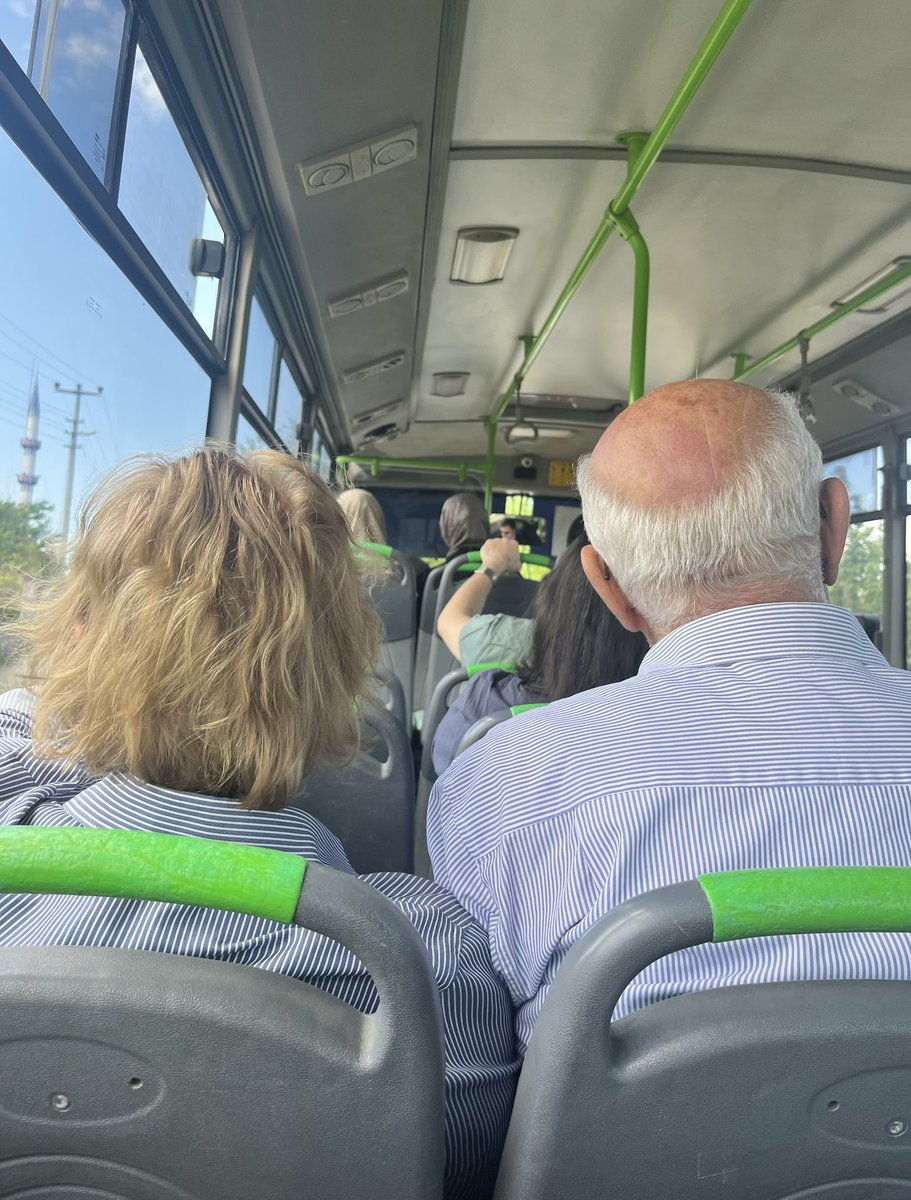 Yaşlanınca da böyle uyumlu giyinelim olur mu🥺