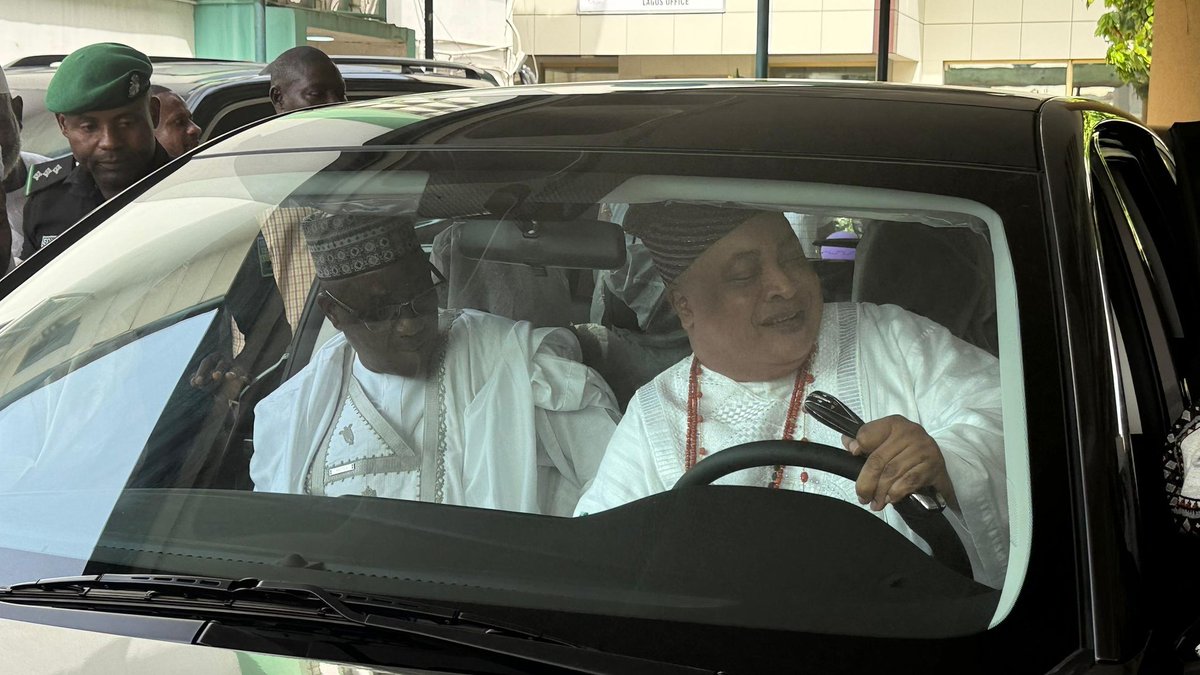 In continuation of our commitment to strengthening Nigeria’s traditional institutions, I was pleased to present another set of SUVs to six revered royal fathers from the South West, South South, and South East regions.

This comes just 24 hours after similar support was extended