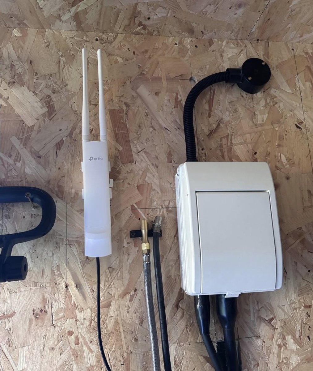 ☀️ Fine weather got you needing Wi-Fi in the man cave? We’ve got you covered! 💻📡

Shed, summerhouse, or garden office — we’ll get you connected. No more dropouts.

📞 01787 334040
📩 DM us for details!

#WiFiSolutions #SaralaComputers #ManCaveWiFi  #Suffolk #Essex #ITSupport