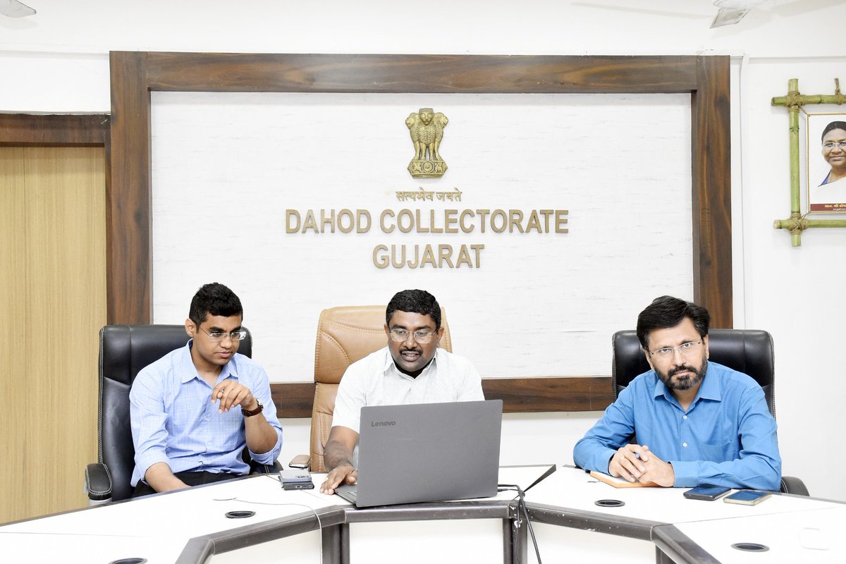 આજરોજ દાહોદમાં વાવાઝોડા થકી થયેલ નુકસાનીનો તાગ મેળવવા ગૂગલ મીટ ના માધ્યમથી વિડિઓ કોન્ફરન્સ યોજાઈ, વાવાઝોડા થકી થયેલ નુકસાનીનો સર્વે કરી રાહત કામગીરી ઝડપથી કરવા અપાઈ સૂચના. <a href="/CMOGuj/">CMO Gujarat</a> <a href="/revenuegujarat/">Revenue Dep. Gujarat</a> <a href="/JayantiRavi/">Jayanti Ravi</a>