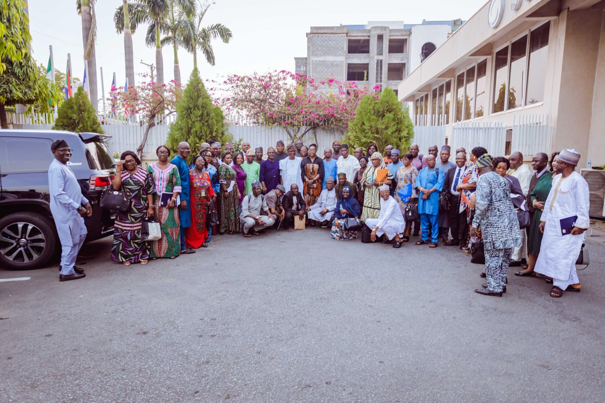 Tola Odeyemi tweet media