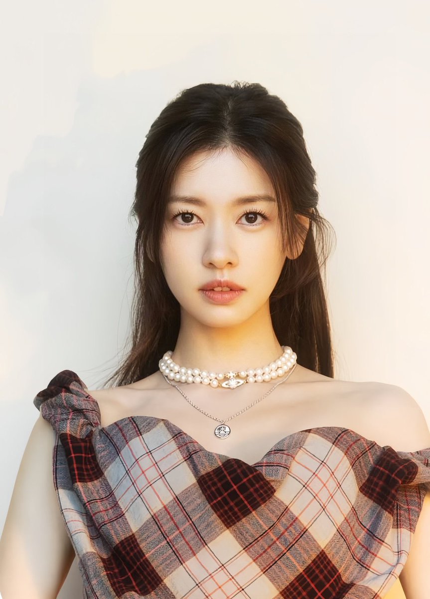 Lisa_Somin_Th's tweet photo. My girl insists on being an actress until she's a grandmother. We don't need to rush. She's this cute. I like seeing her in romantic series with happy endings. Whatever kind of roles she wants to take in the future, I'll support her. I just want her to be happy
#JungSoMin #정소민 https://t.co/Mp9cpsbtS5