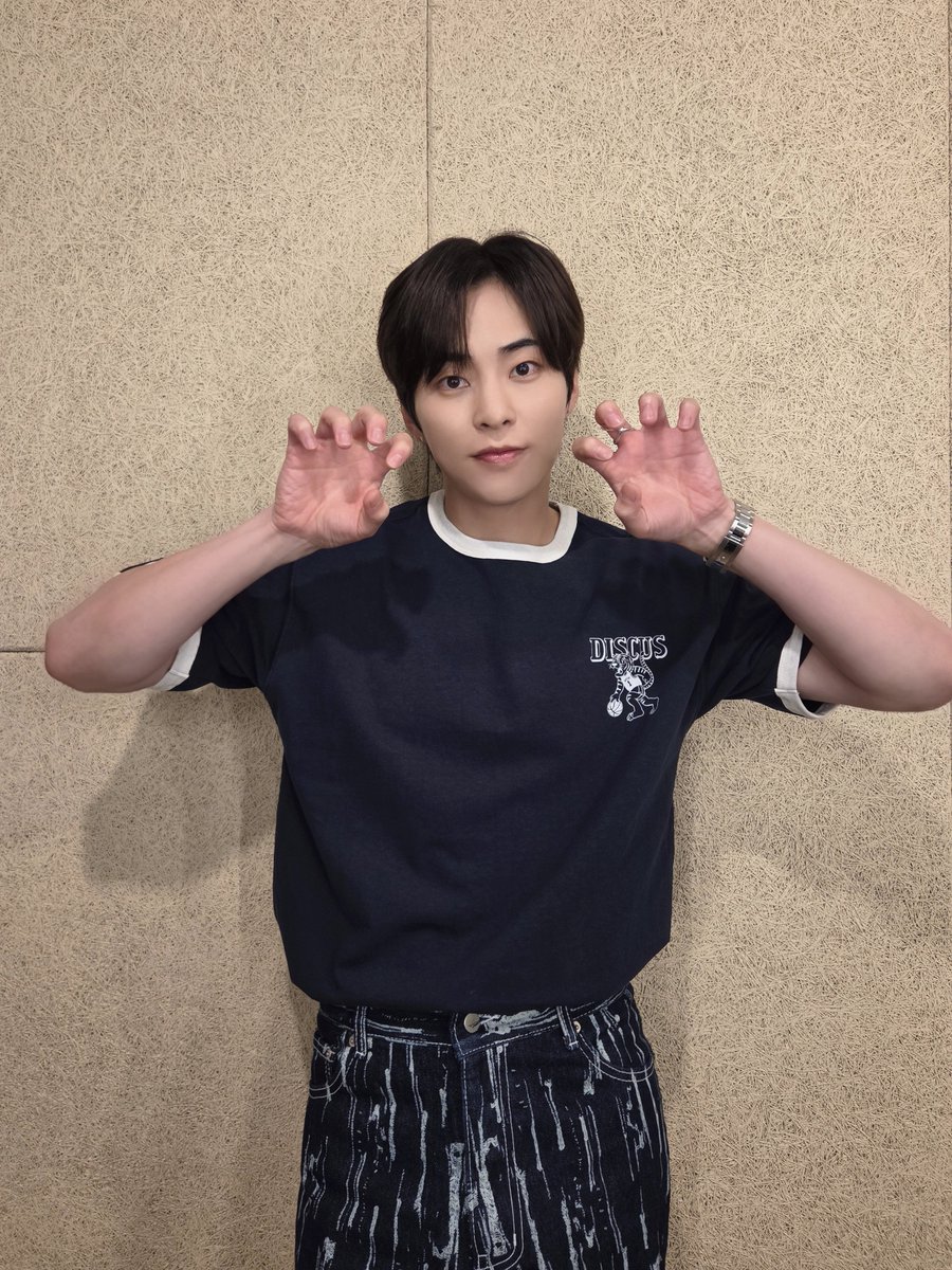 2025.05.06 BEATROAD 
Fan Sign Event 💙 

길었던 연휴도 끝 ! 🎶 내일부터 돌아갈 일상도 내 생각하면서 파이팅해요!!💪💕

#시우민 #XIUMIN #InterviewX #WHEE