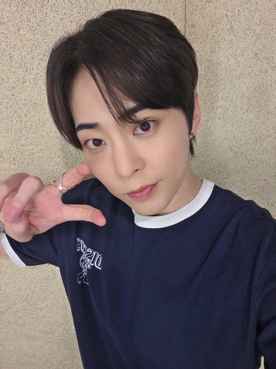 XIUMIN_official tweet media