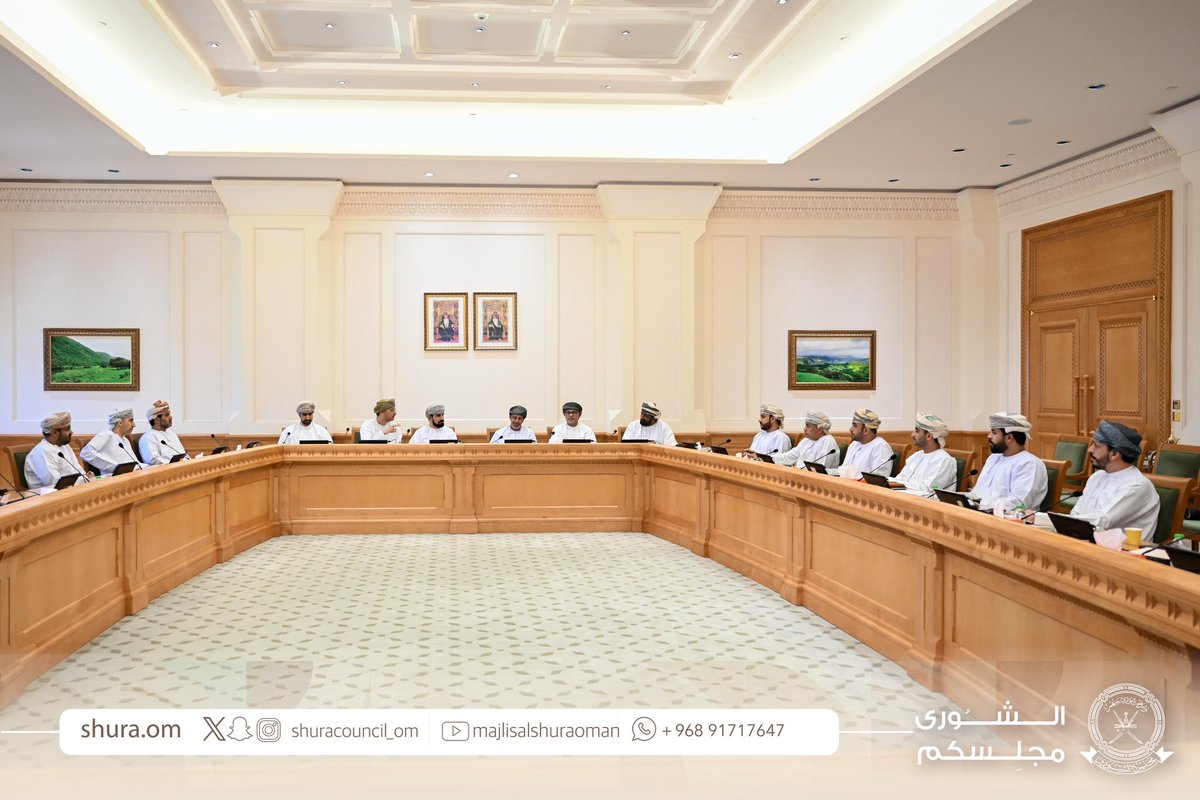 في إطار مناقشة الرغبة المبداة بشأن تقييم واقع الصناعات المحلية في #سلطنة_عُمان، وبهدف تحليل واقع الصناعة العمانية من حيث التحديات والفرص ومدى جاهزيتها للمساهمة في تحقيق مستهدفات الاستراتيجية الصناعية و #رؤية_عُمان_2040 ؛ 

⏮️ #اقتصادية_الشورى تستضيف عدداً من أعضاء جمعية الصناعيين