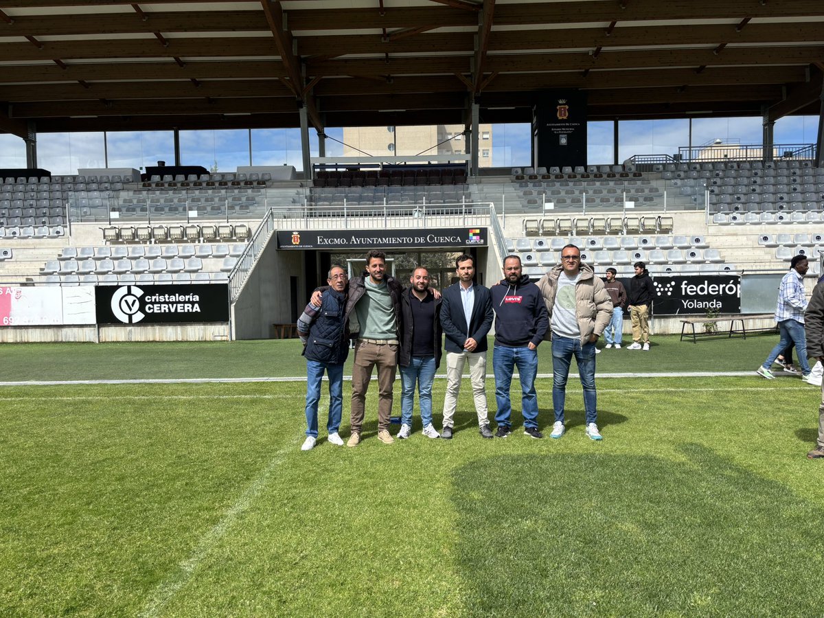 Se acabó el ciclo de <a href="/RoberGutih/">Rober Gutiérrez</a> y su cuerpo técnico en la <a href="/UBConquense/">UB Conquense</a>.

3 años magníficos que han devuelto al club al lugar deportivo que, como mínimo se merece. Un legado que ya queda marcado a fuego en la historia de la Balompédica y se recordará siempre.

Gracias.