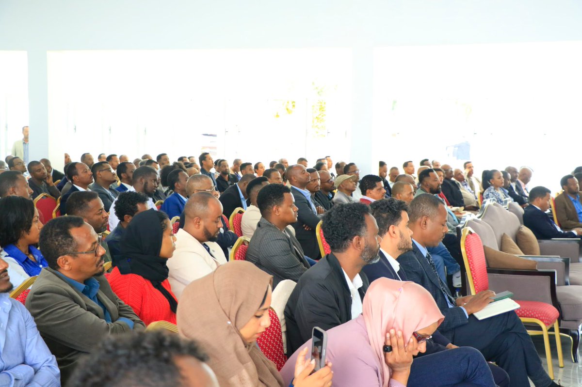 Breaking barriers in Ethiopia’s export logistics!
Today, we held strategic discussions on optimizing storage and transportation for Ethiopia’s  cereal, coffee, seed oil , and pulse exports at key warehouses and EDR facilities.  

By addressing critical bottlenecks, we’re boosting
