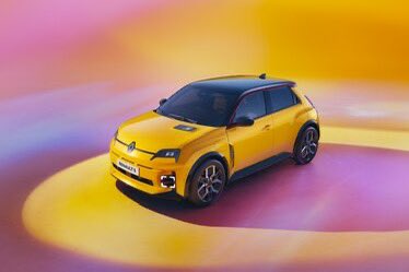 motorxcenter's tweet photo. Yeni renault 5 Elektrik artık Türkiye’de https://t.co/krvCsKPm0r