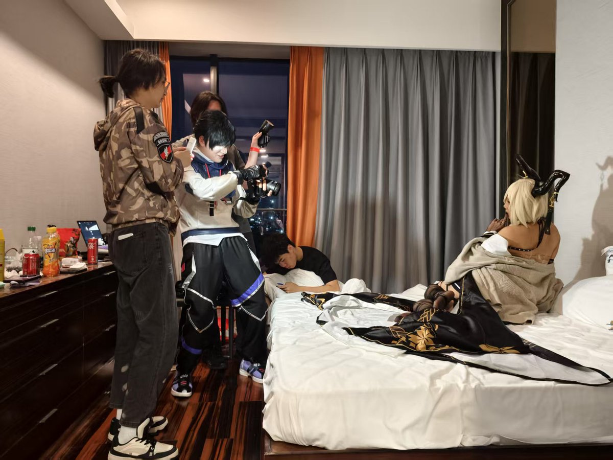 萤火虫外场楼上楼下都精彩<a href="/ShiLing_ARC_0/">爱吃竹升面</a>