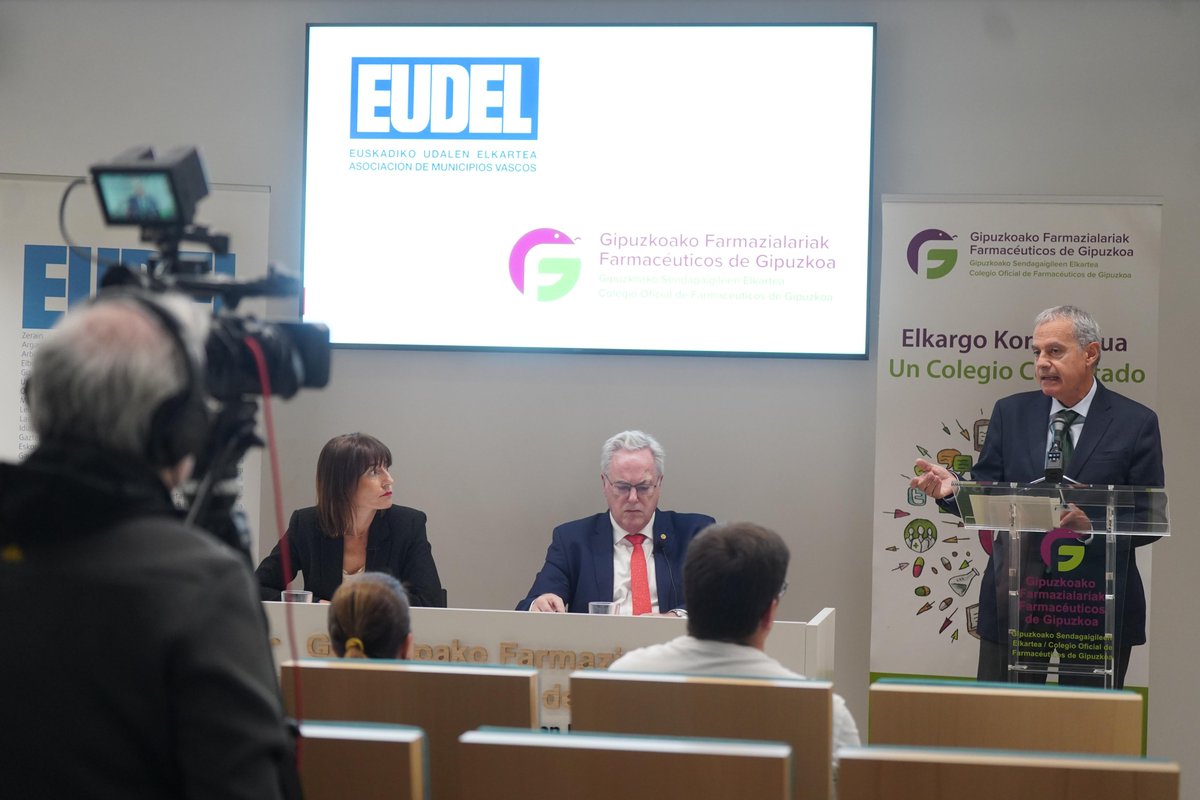 COFGipuzkoa (@gipuzkoacof) on Twitter photo 🖊️Firma de un convenio marco de colaboración institucional entre <a href="/EUDEL_eus/">Euskadiko Udalen Elkartea Municipios Vascos</a> y <a href="/GipuzkoaCOF/">COFGipuzkoa</a> para la puesta en marcha de un programa de detección desde las farmacias gipuzkoanas de situaciones con problemáticas sociosanitarias
👏🏽👏🏽👏🏽 🖊️Firma de un convenio marco de colaboración institucional entre <a href="/EUDEL_eus/">Euskadiko Udalen Elkartea Municipios Vascos</a> y <a href="/GipuzkoaCOF/">COFGipuzkoa</a> para la puesta en marcha de un programa de detección desde las farmacias gipuzkoanas de situaciones con problemáticas sociosanitarias
👏🏽👏🏽👏🏽