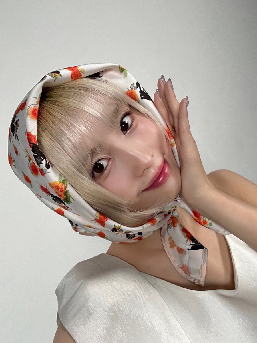 superstar秋葉原 TWICE MOMO superstar秋葉原 TWICE MOMO