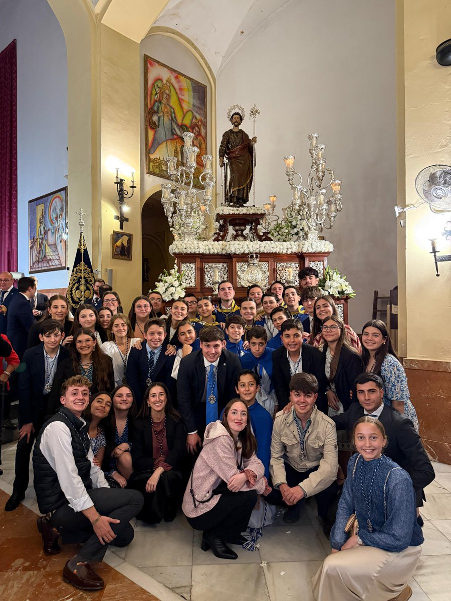 El pasado domingo, nuestro Grupo Joven participó en la procesión de San José Obrero por las calles de tu nuestro barrio.