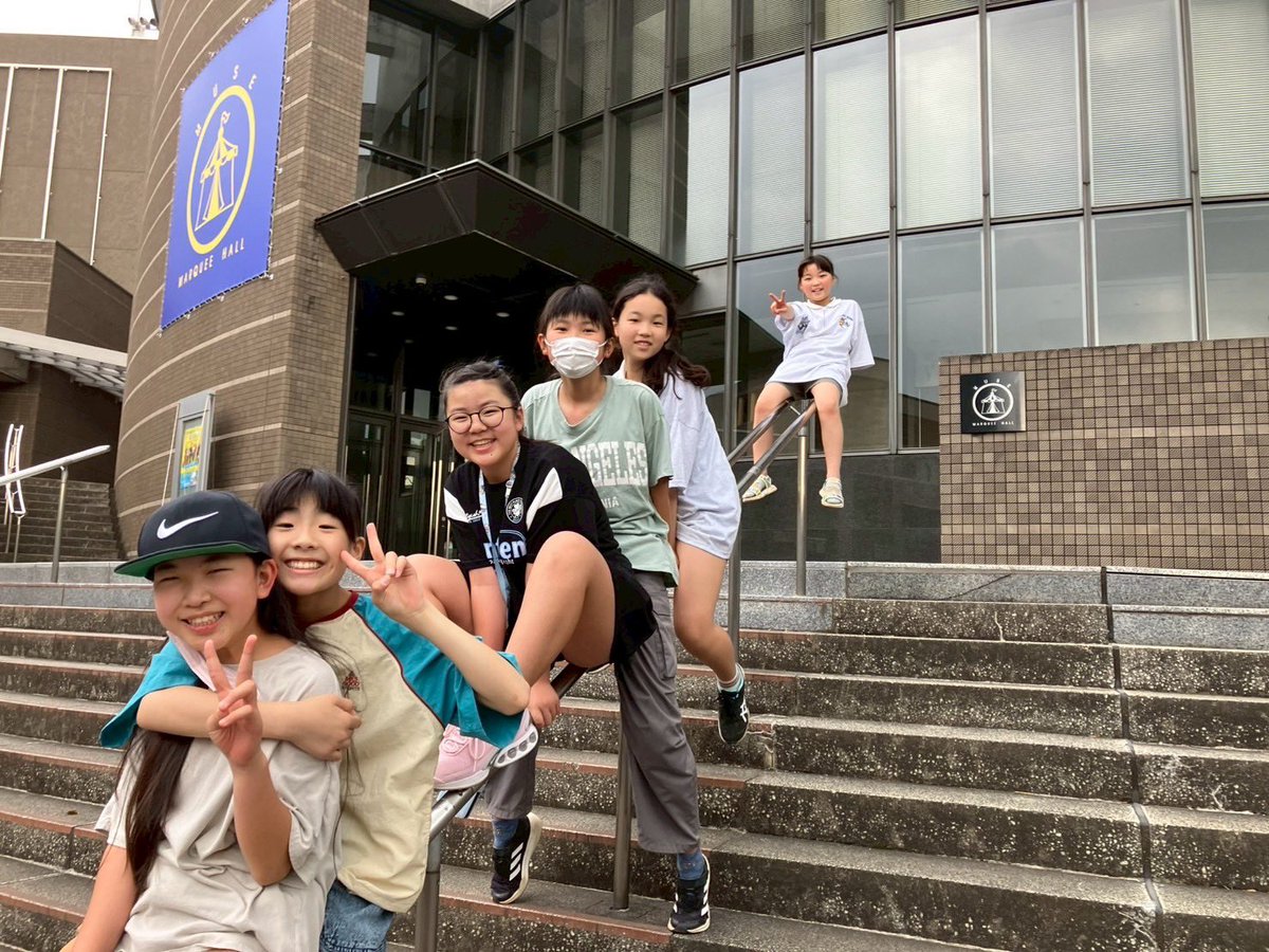 yurica47's tweet photo. 5/4の娘のステージ無事終えました😊
来て頂きありがとうございました✨
青空の下、新しいmyドラムで楽しく演奏できたよう���す！お友達も駆けつけてくれてくれてありがとう！
JAY'S  GARDENさんと写真撮って頂きました！また動画も後日アップします〜
#Rocco #MUSE #Foldrum #イベント #キッズドラマー https://t.co/04entlgvIM